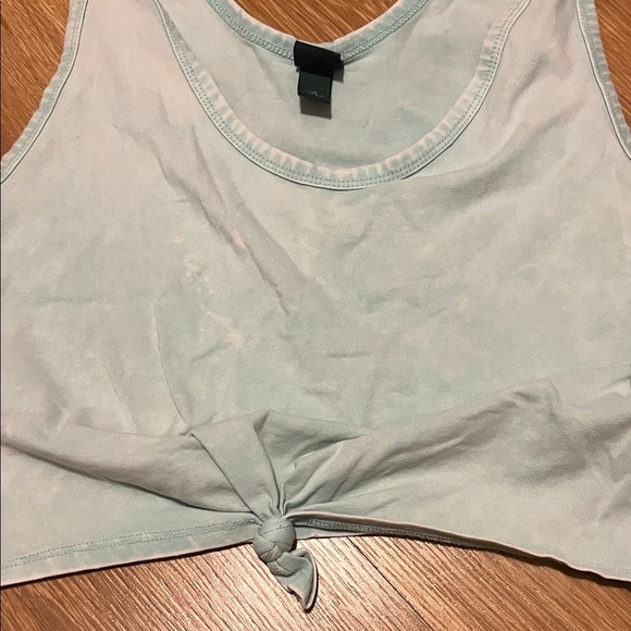 Wild Fable Light green Knot Front Tank Top cropped medium - Picture 3 of 4